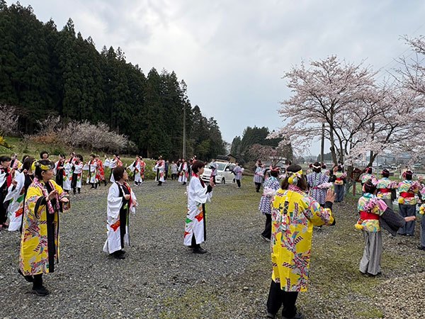 手踊り