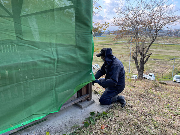 あずま屋の冬囲い